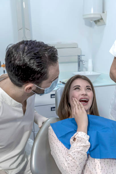 Best Chipped Tooth Repair Near Me  in Hialeah, FL